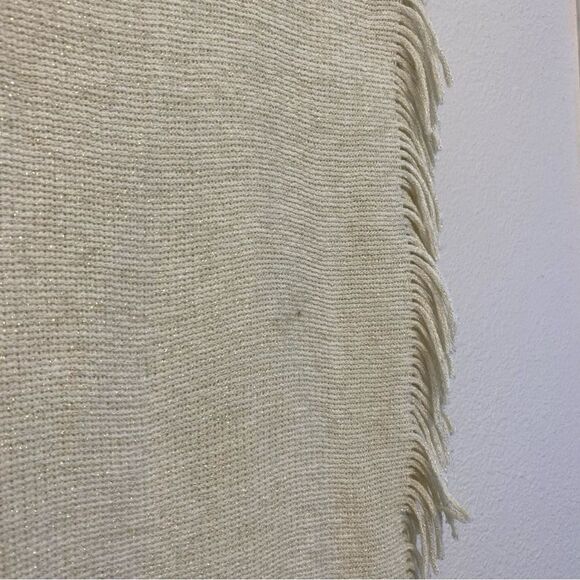 Steve Madden Fringed Infinity Scarf Metallic knit ivory EUC - Picture 10 of 12